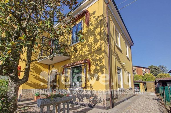 casa indipendente in vendita a Ferrara in zona Doro