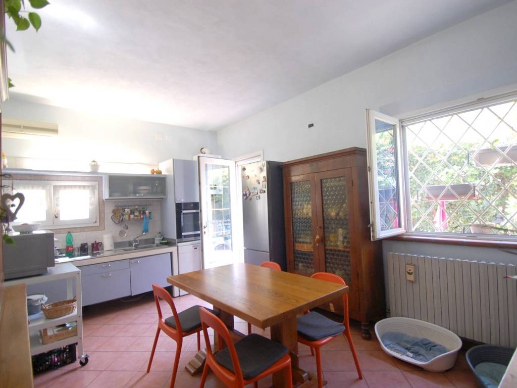 casa indipendente in vendita a Ferrara