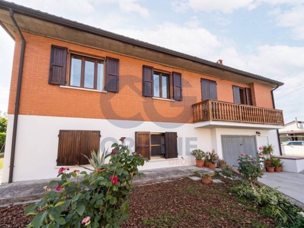 casa indipendente in vendita a Ferrara in zona Porotto / Cassana