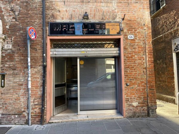 negozio in vendita a Ferrara in zona Centro Storico