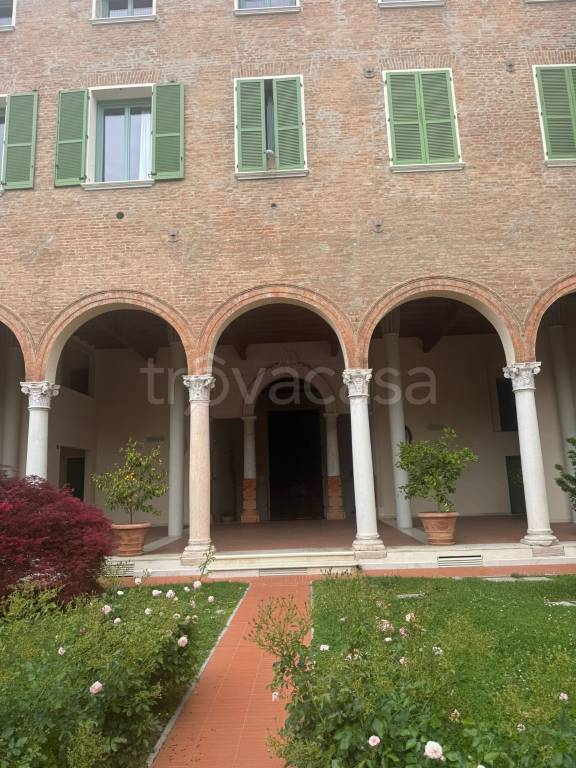 appartamento in vendita a Ferrara in zona Centro Storico