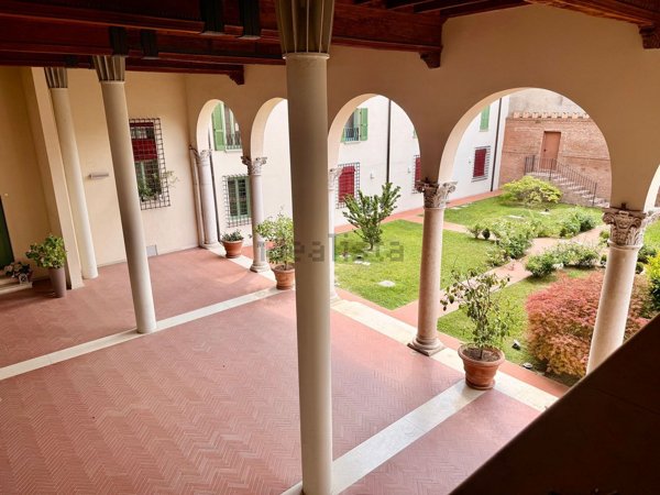 appartamento in vendita a Ferrara in zona Centro Storico