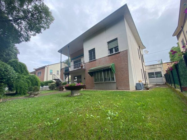 casa indipendente in vendita a Ferrara in zona Pontelagoscuro