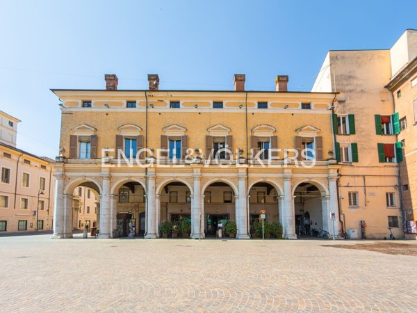 ufficio in vendita a Ferrara in zona Centro Storico