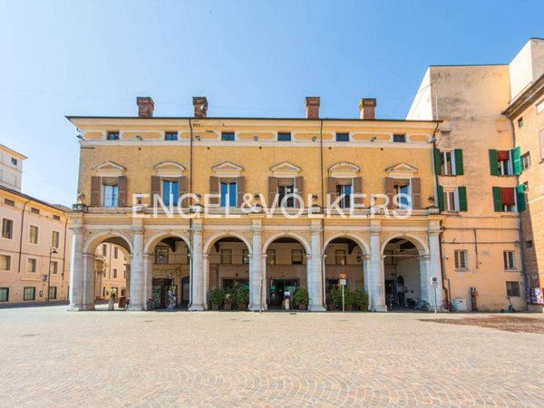 ufficio in vendita a Ferrara in zona Centro Storico