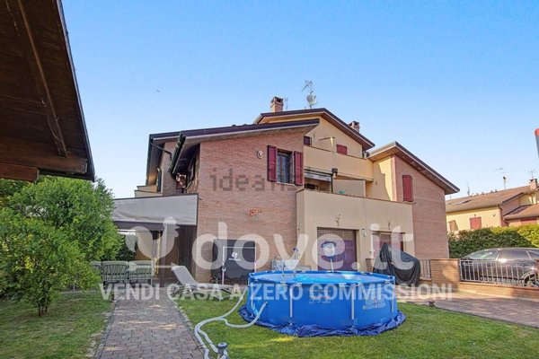 casa indipendente in vendita a Ferrara