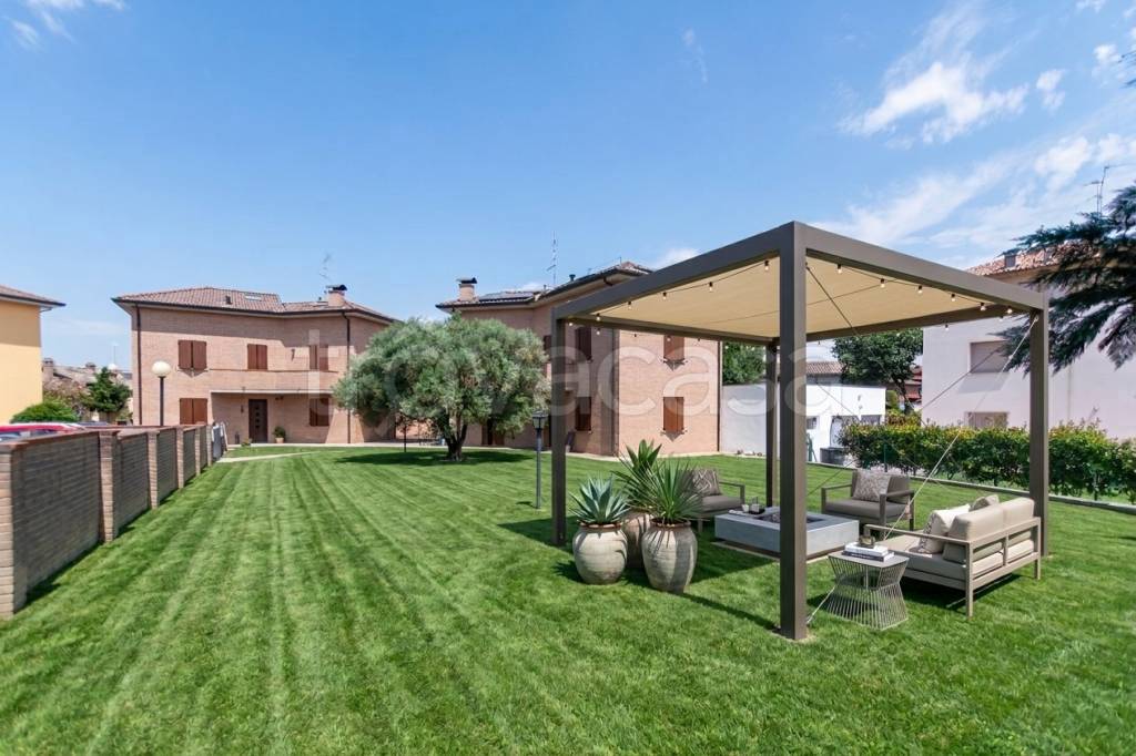 casa indipendente in vendita a Ferrara in zona Pontegradella