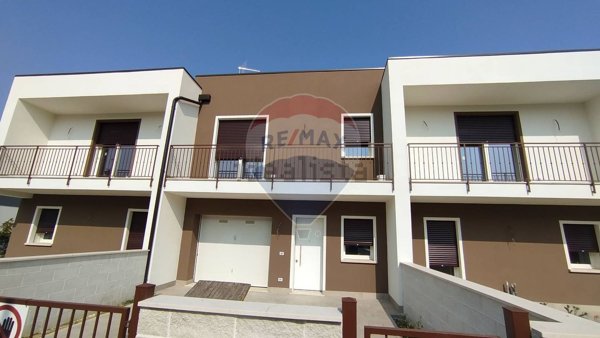 casa indipendente in vendita a Ferrara in zona Centro Storico