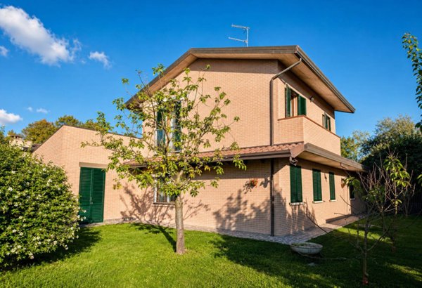 casa indipendente in vendita a Ferrara in zona Francolino