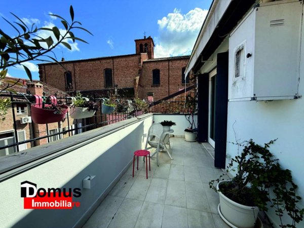 appartamento in vendita a Ferrara in zona Centro Storico