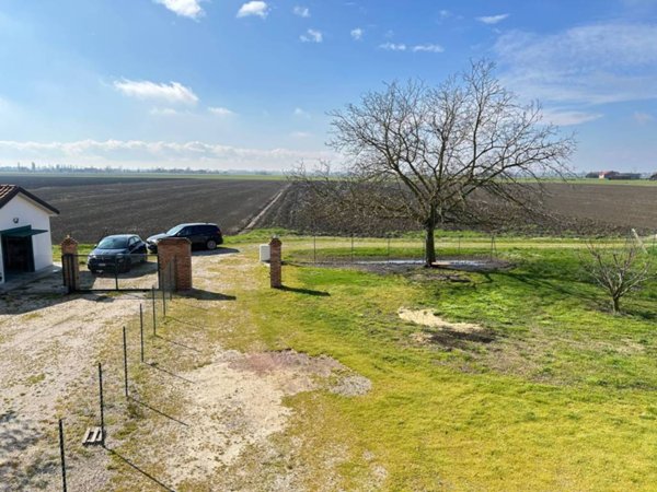 casa indipendente in vendita a Ferrara in zona San Martino