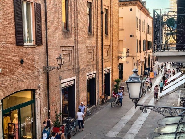 appartamento in vendita a Ferrara in zona Centro Storico
