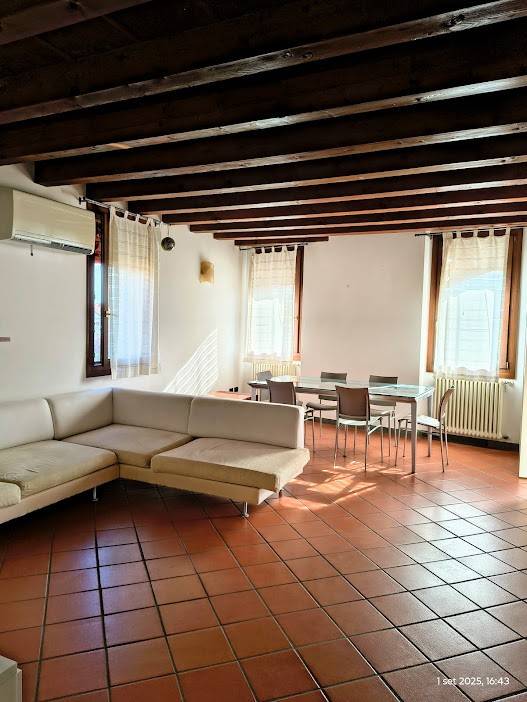 appartamento in vendita a Ferrara in zona Centro Storico