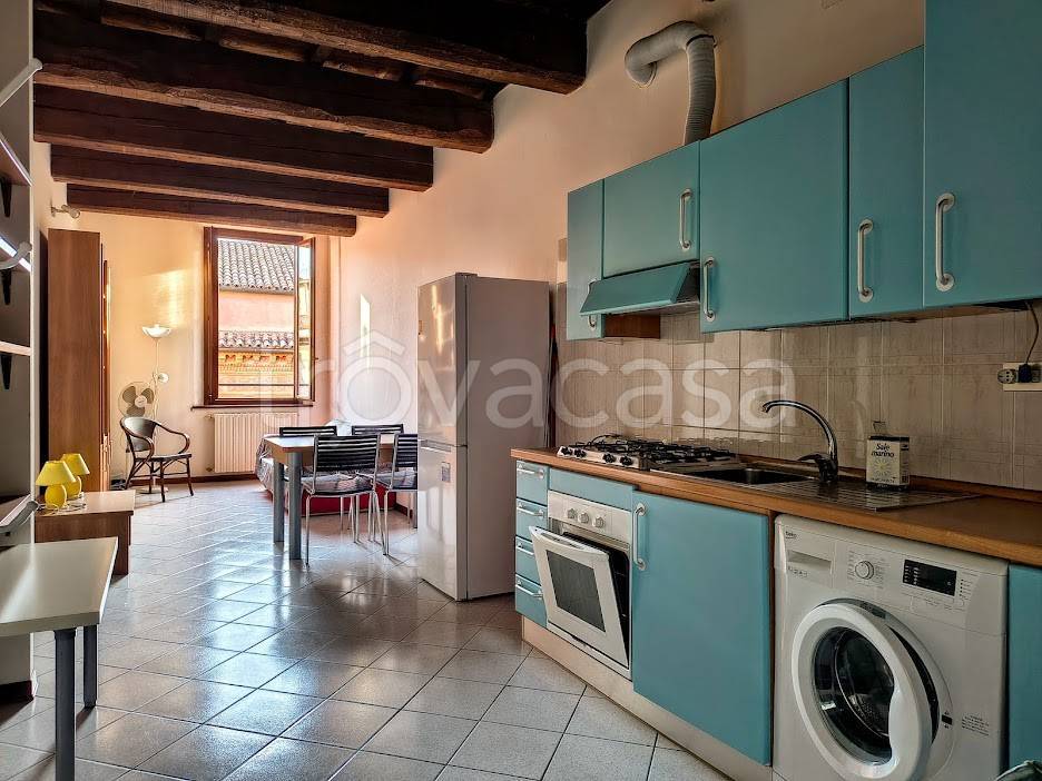 appartamento in vendita a Ferrara in zona Centro Storico