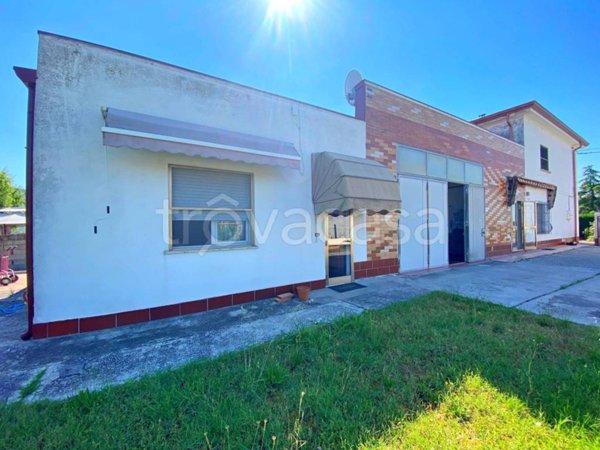 casa indipendente in vendita a Ferrara in zona Corlo