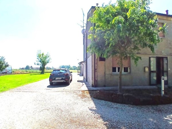 casa indipendente in vendita a Ferrara in zona San Martino