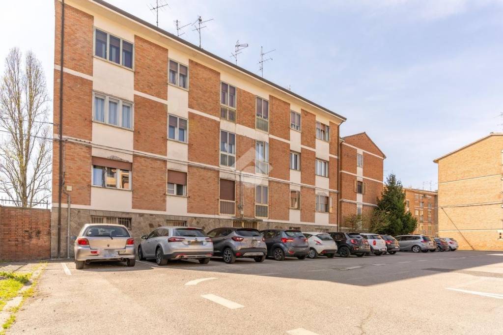 appartamento in vendita a Ferrara in zona Quartiere Giardino / Acquedotto