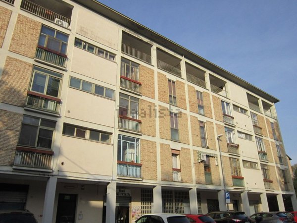 negozio in vendita a Ferrara in zona Doro