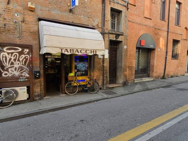 negozio in vendita a Ferrara in zona Centro Storico