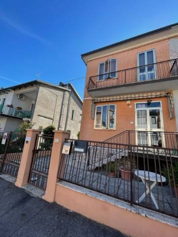 casa indipendente in vendita a Ferrara in zona Doro