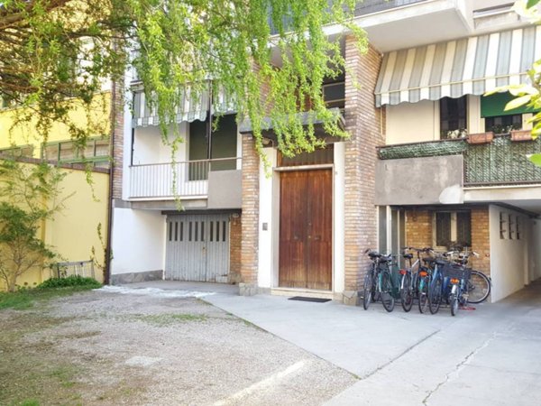 appartamento in vendita a Ferrara in zona Arianuova