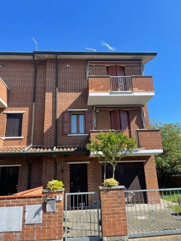 casa indipendente in vendita a Ferrara in zona Chiesuol del Fosso