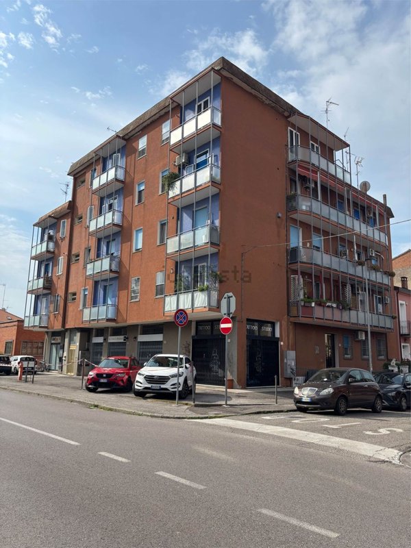 appartamento in vendita a Ferrara in zona Quartiere Giardino / Acquedotto