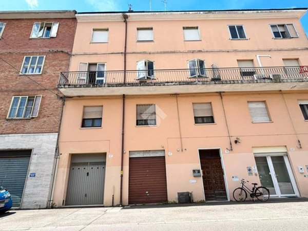 negozio in vendita a Ferrara in zona Centro Storico