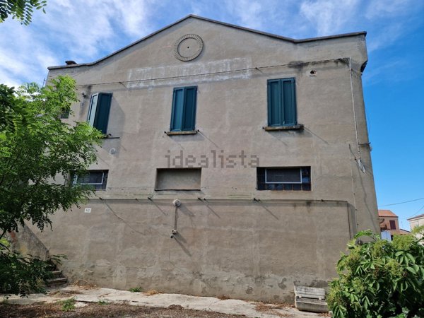 casa indipendente in vendita a Ferrara