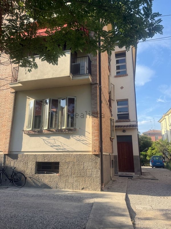 appartamento in vendita a Ferrara in zona Quartiere Giardino / Acquedotto