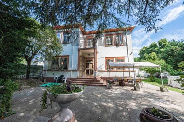 casa indipendente in vendita a Ferrara