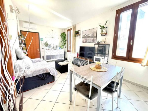 appartamento in vendita a Ferrara in zona Quartesana