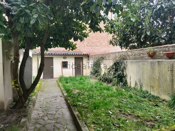 casa indipendente in vendita a Ferrara