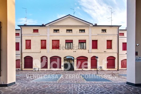 appartamento in vendita a Ferrara in zona Centro Storico
