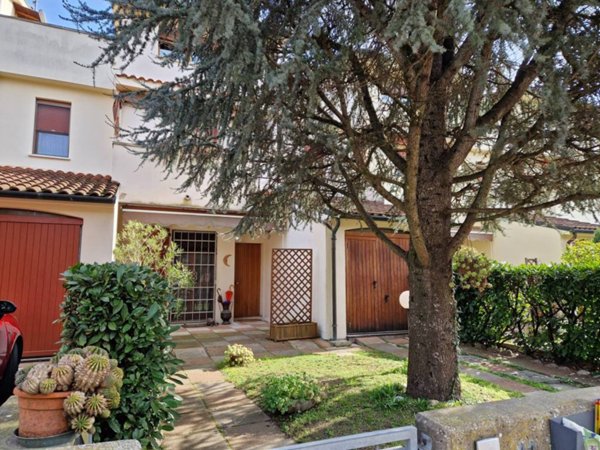 casa indipendente in vendita a Ferrara in zona Quartiere Giardino / Acquedotto