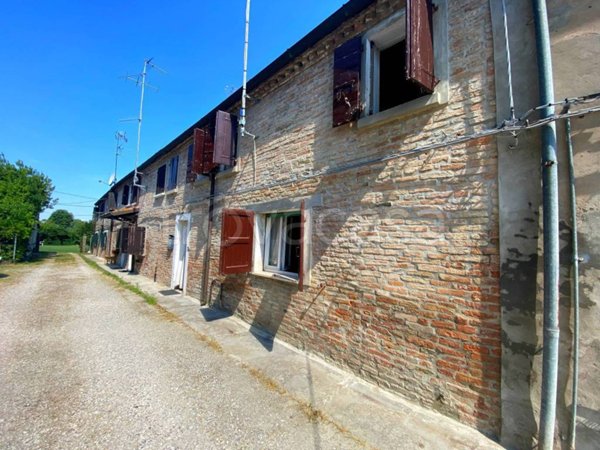 casa indipendente in vendita a Ferrara in zona Pescara