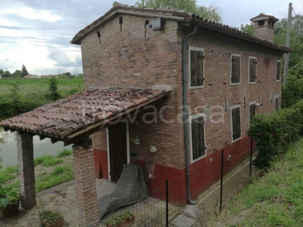 casa indipendente in vendita a Ferrara in zona Marrara