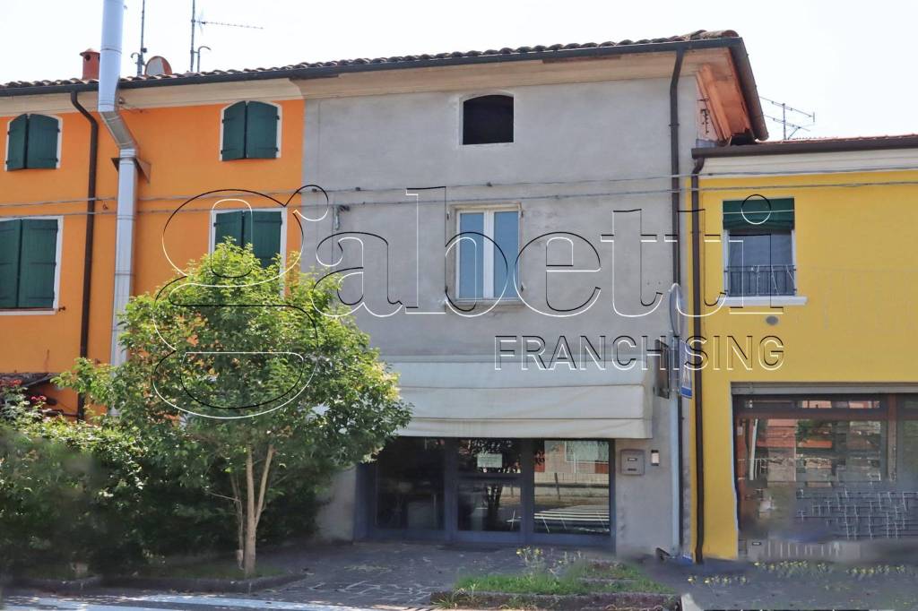 casa indipendente in vendita a Ferrara in zona San Martino