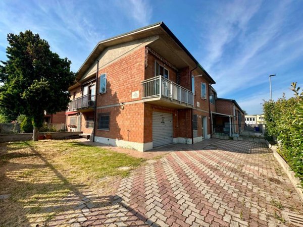 appartamento in vendita a Ferrara in zona Centro Storico