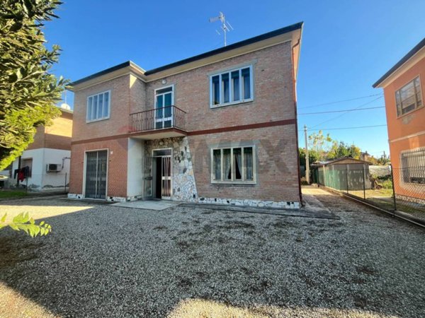 casa indipendente in vendita a Ferrara in zona Cona