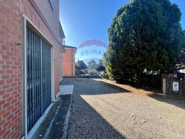 casa indipendente in vendita a Ferrara in zona Cona