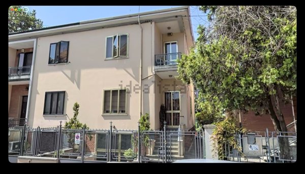 casa indipendente in vendita a Ferrara in zona Quartiere Giardino / Acquedotto