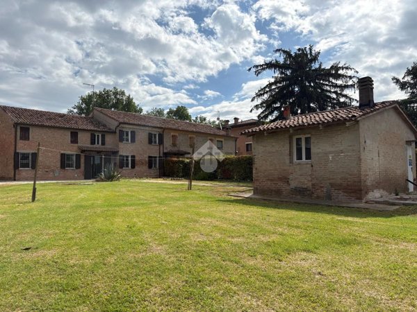 casa indipendente in vendita a Ferrara in zona Cona