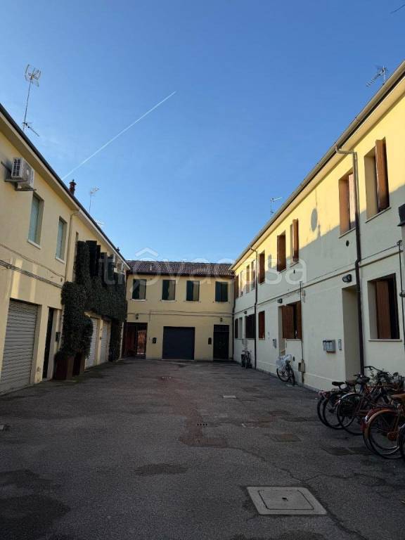 appartamento in vendita a Ferrara in zona Centro Storico