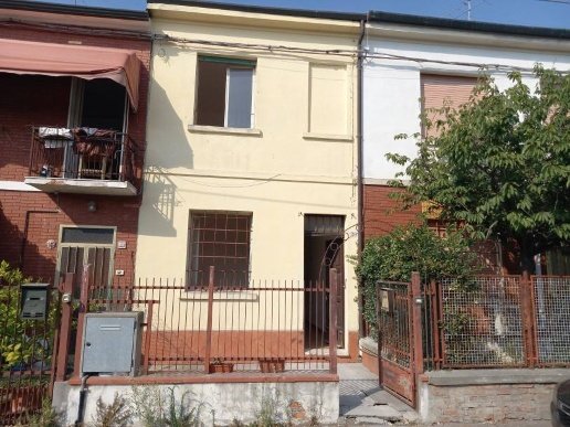 casa indipendente in vendita a Ferrara