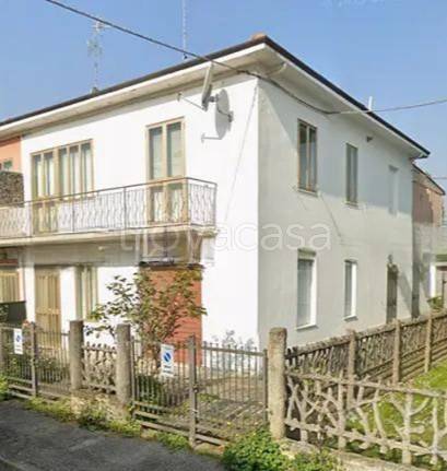 casa indipendente in vendita a Ferrara