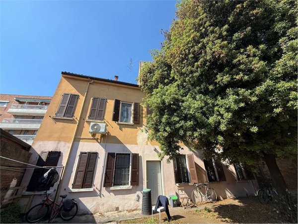 casa indipendente in vendita a Ferrara in zona Arianuova