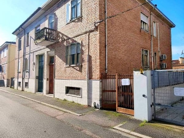 casa indipendente in vendita a Ferrara