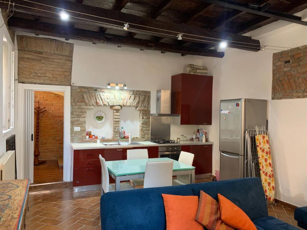 casa indipendente in vendita a Ferrara in zona Centro Storico