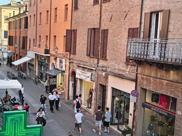 appartamento in vendita a Ferrara in zona Centro Storico
